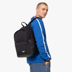 Eastpak Waterdichte Rugzakken><noscript><img width=